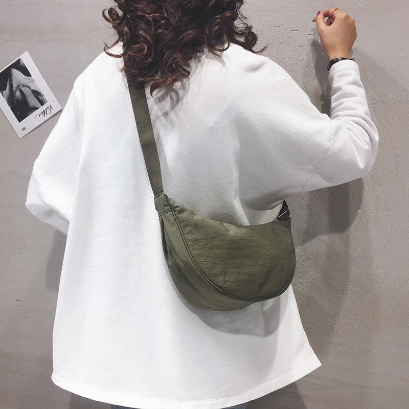 Halvmåne Crossbody-väska